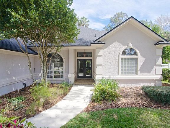 Front Entry DSC_1260