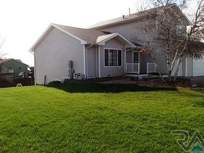 605 W 10th St, Dell Rapids, SD, 57022