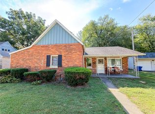 105 E Cherry St, Hutsonville, IL 62433