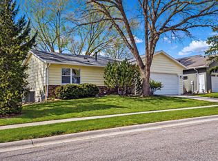 422 Chalet Dr NW, Rochester, MN 55901