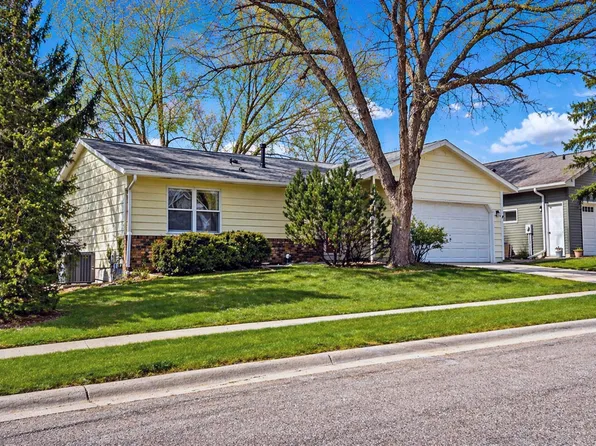 422 Chalet Dr NW, Rochester, MN 55901