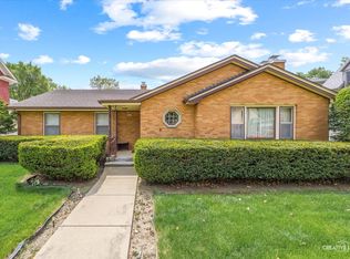 625 Forest Ave, Elgin, IL 60120