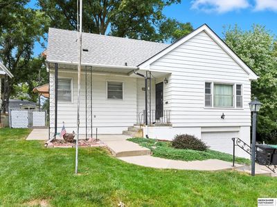 2402 S 49th St, Omaha, NE, 68106