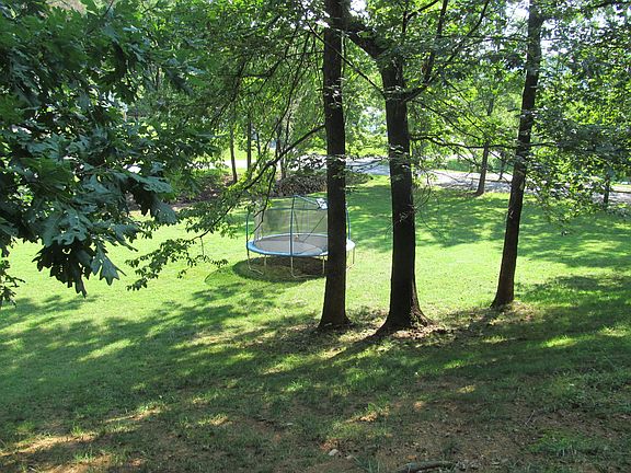 4th image of 43 Barkwood Ln
