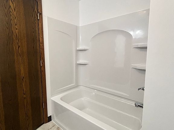 3rd image of 1044 W 10th Ave #A