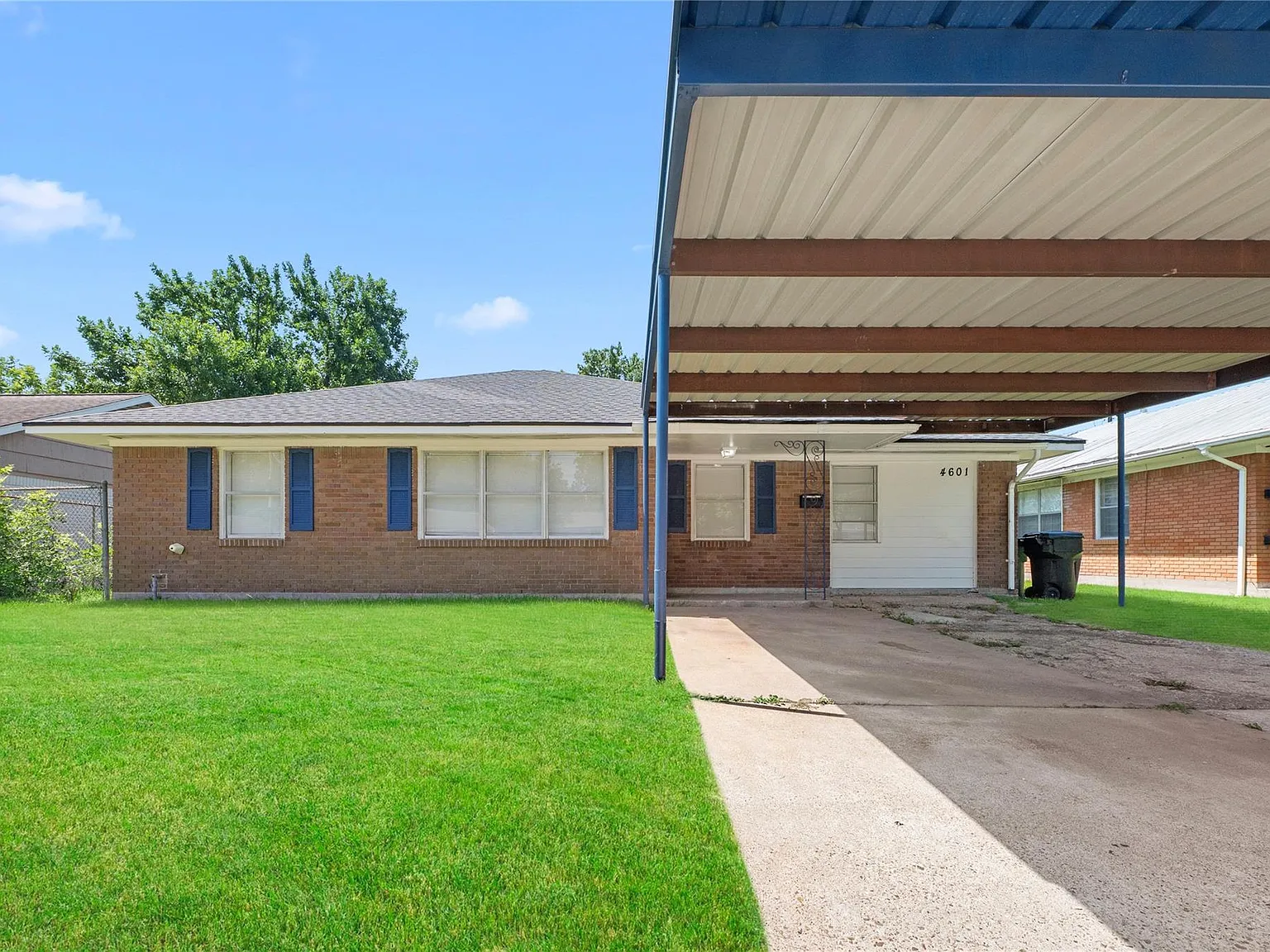 4 bed, 2.0 bath, 1531 sqft, $2,050 — Photo 1