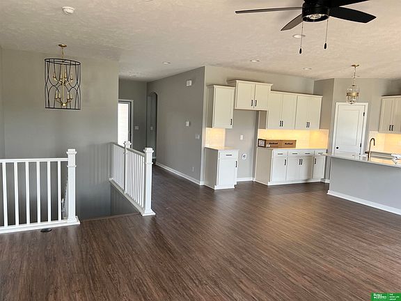 4th image of 15358 Norwick Dr
