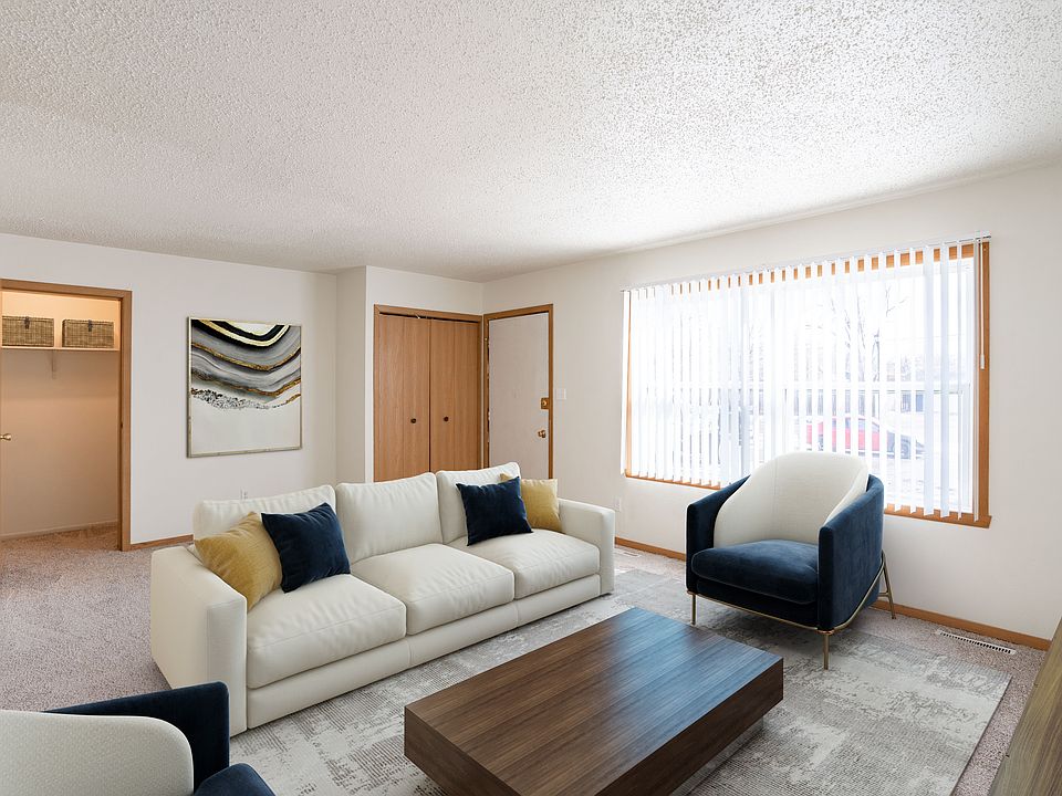 West Fargo, ND Sheyenne Terrace Townhomes | 42C | Living