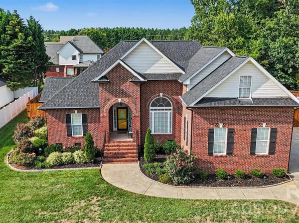 2013 Buckthorn Ct, Gastonia, NC 28056