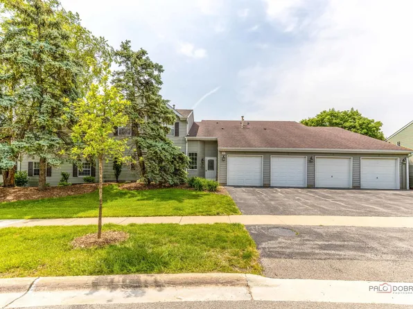 557 E Shag Bark Ln Unit H, Streamwood, IL 60107