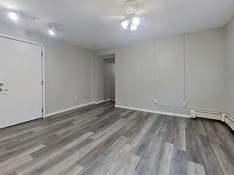 Nicollet Avenue Apartments — Photo 13