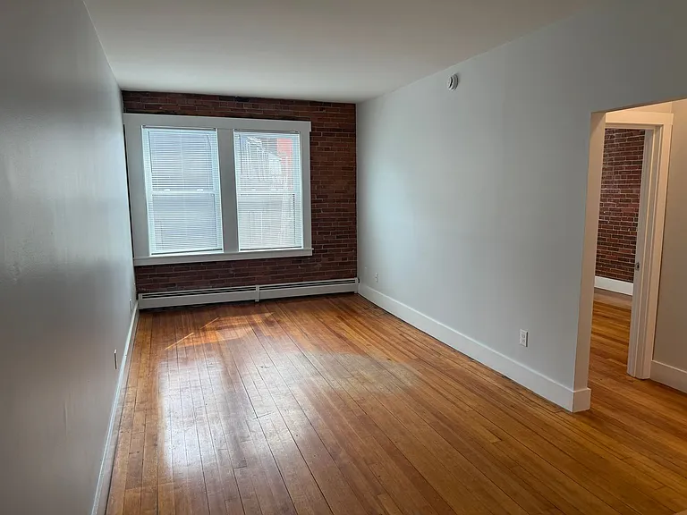 105 Main St — Photo 4