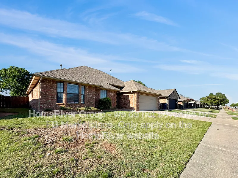 Building Photo - 701 SW 153rd St