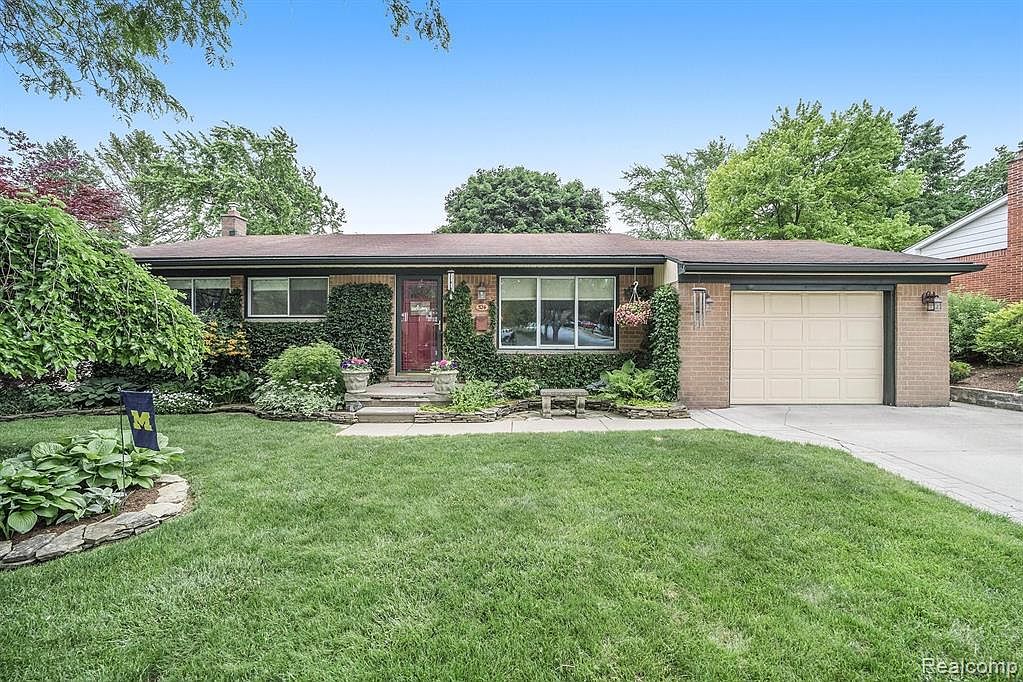 524 Hill St, Rochester, MI 48307 Zillow