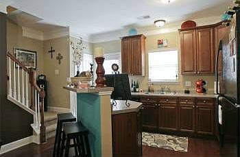 4th image of 8202 Persia Way