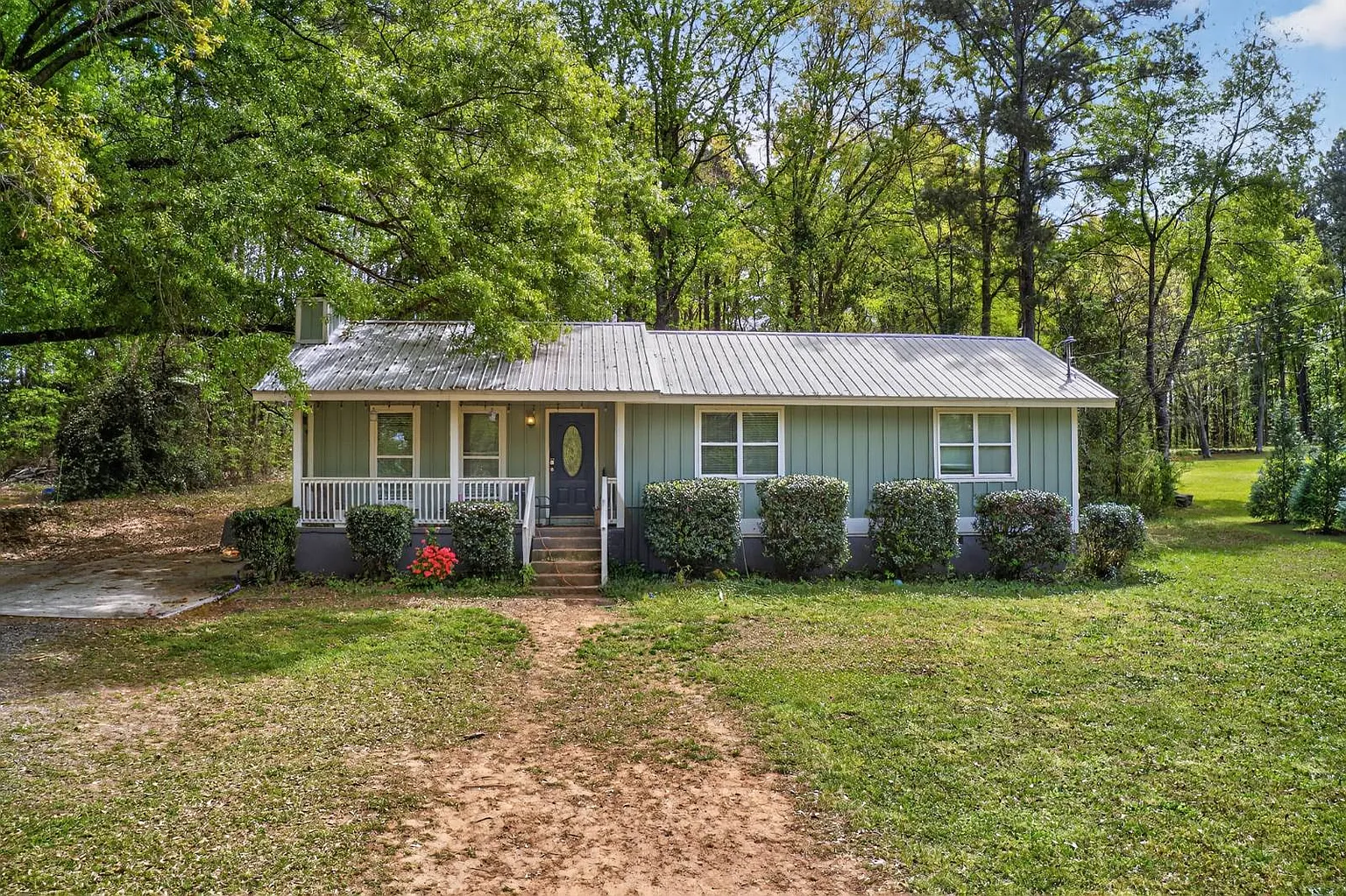 137 Sandy Beach Rd NE photo 1