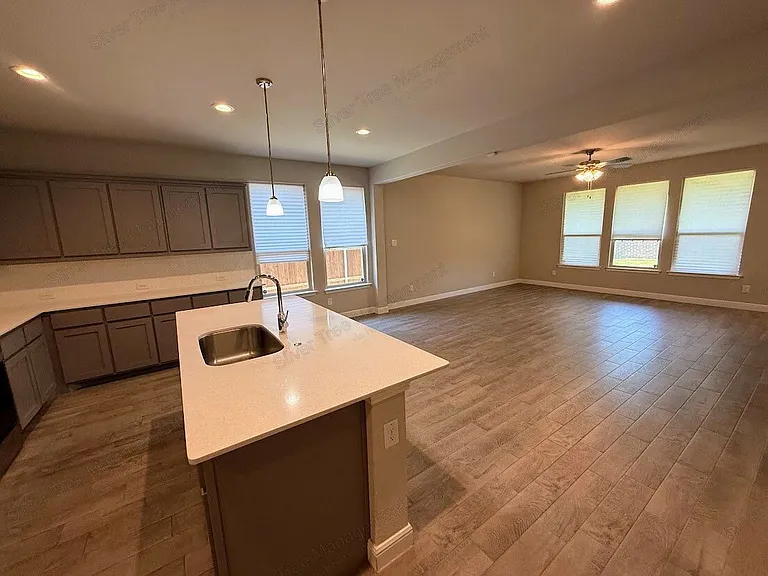 10921 Rockchapel Dr — Photo 8