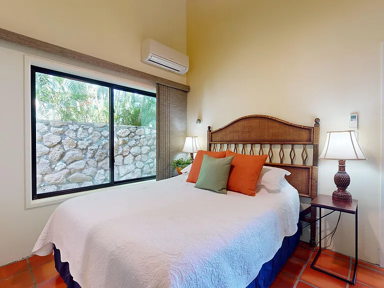 Queen Bedroom 1st Floor