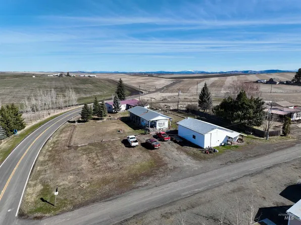 105 2nd Ave, Nezperce, ID 83543