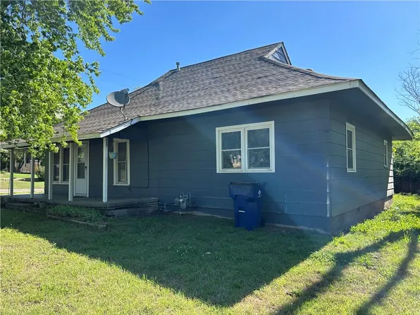 514 Dwarf St, Sedan, KS 67361