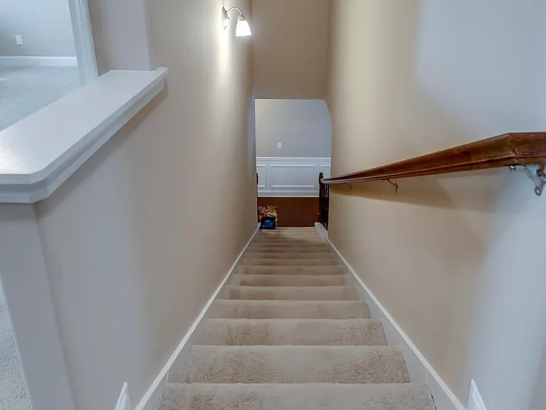 426 Woodbark Ct — Photo 5