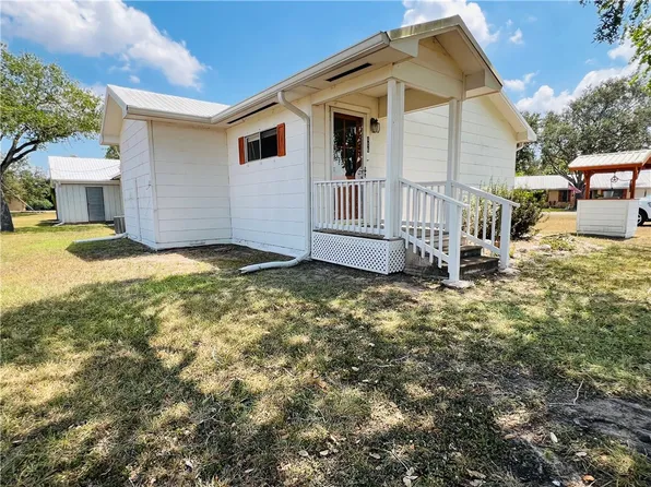 406 Fred Ave, Agua Dulce, TX 78330