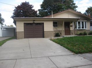 803 Maple St, Essexville, MI