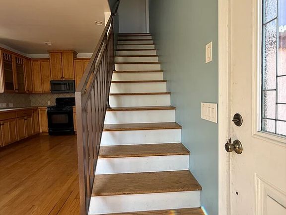 2nd image of 2123 Hyperion Ave
