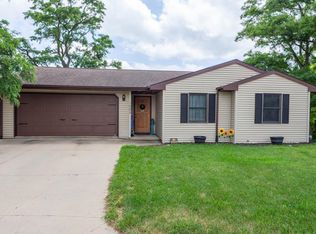 1605 Amelia Cir, Dubuque, IA 52001