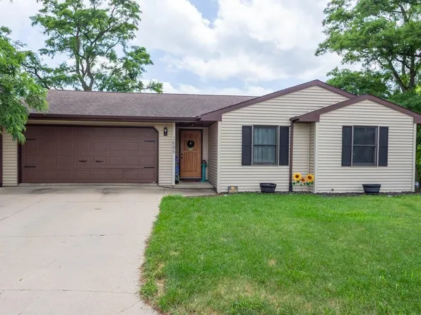 1605 Amelia Cir, Dubuque, IA 52001