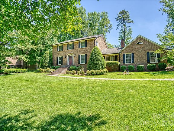 2nd image of 302 Belwood Dr