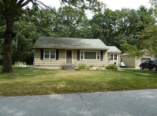 29 Mountain View Dr, Dracut, MA 01826