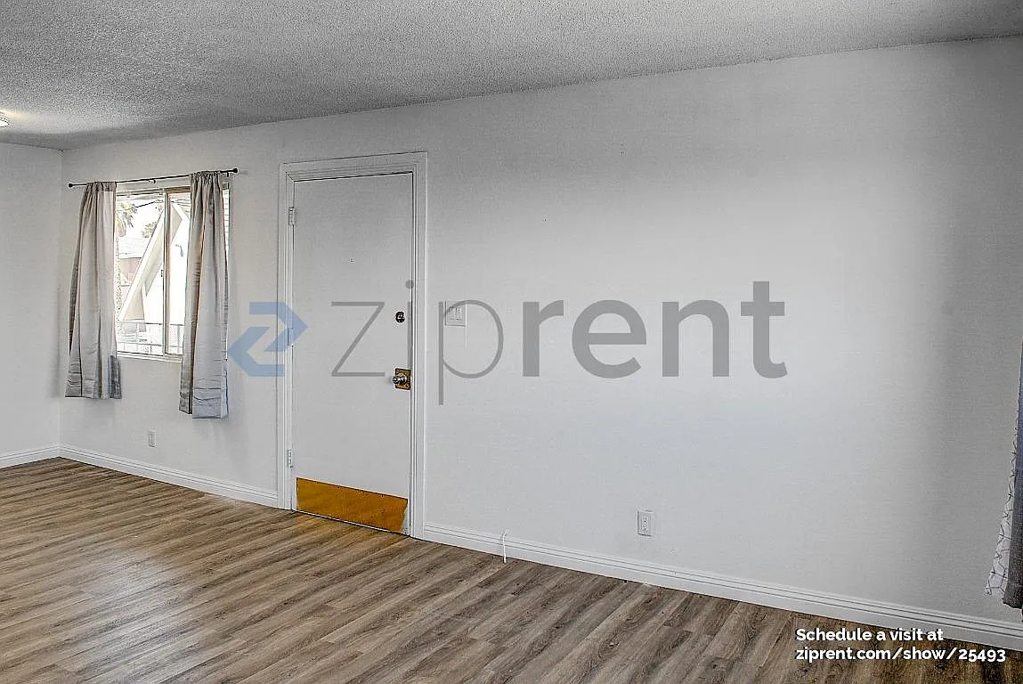 2 bed, 915 sqft, $1,200 — Photo 2