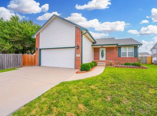 1706 S Smithmoor St, Wichita, KS 67207