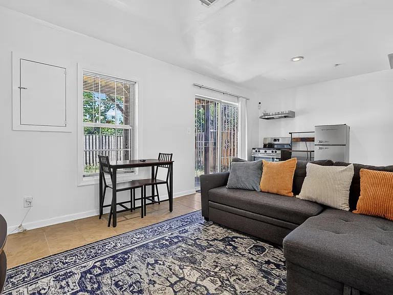 3430 Wood Creek Dr — Photo 1