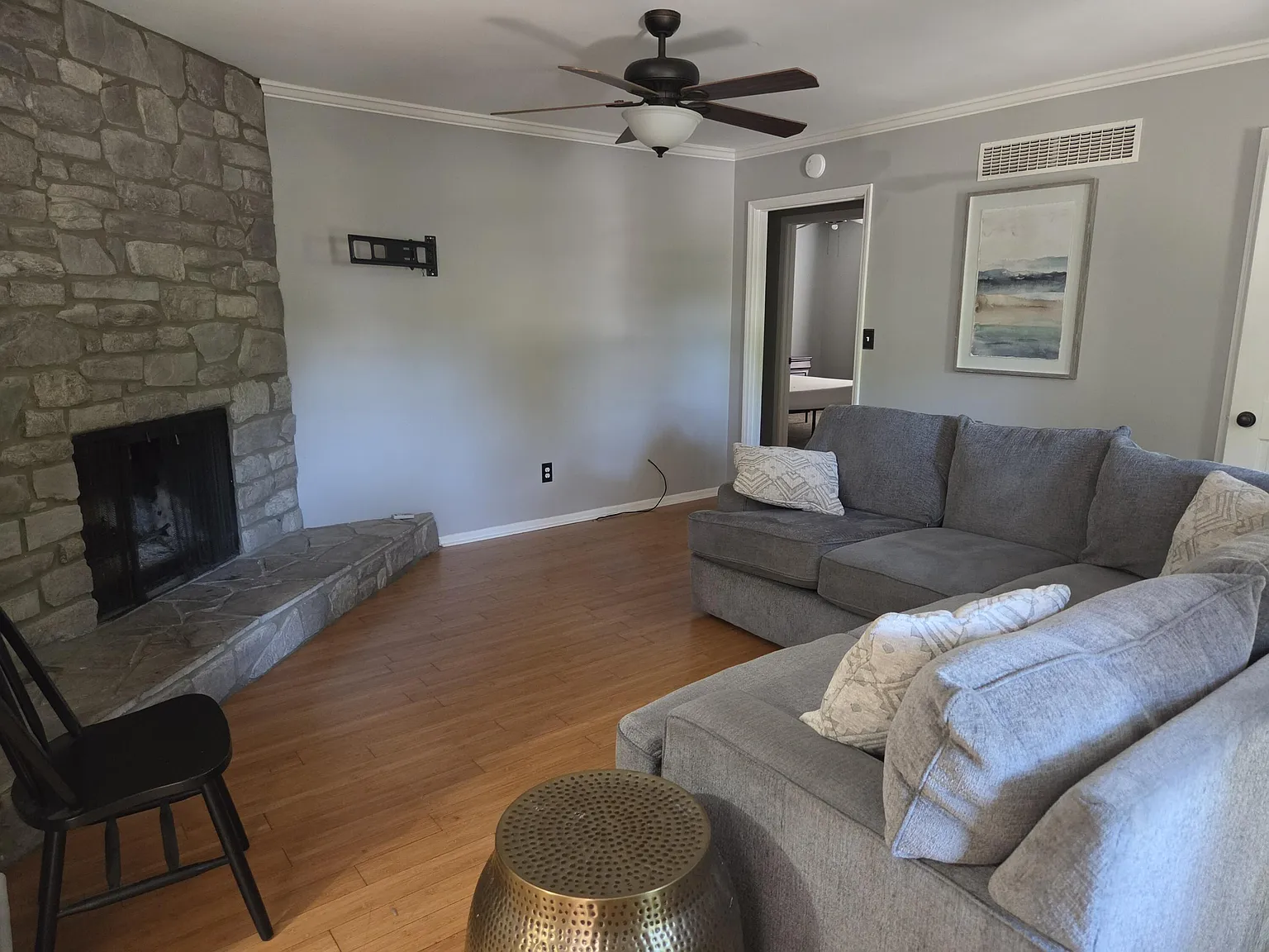 3 bed, 2.5 bath, 1908 sqft, $2,800 — Photo 2