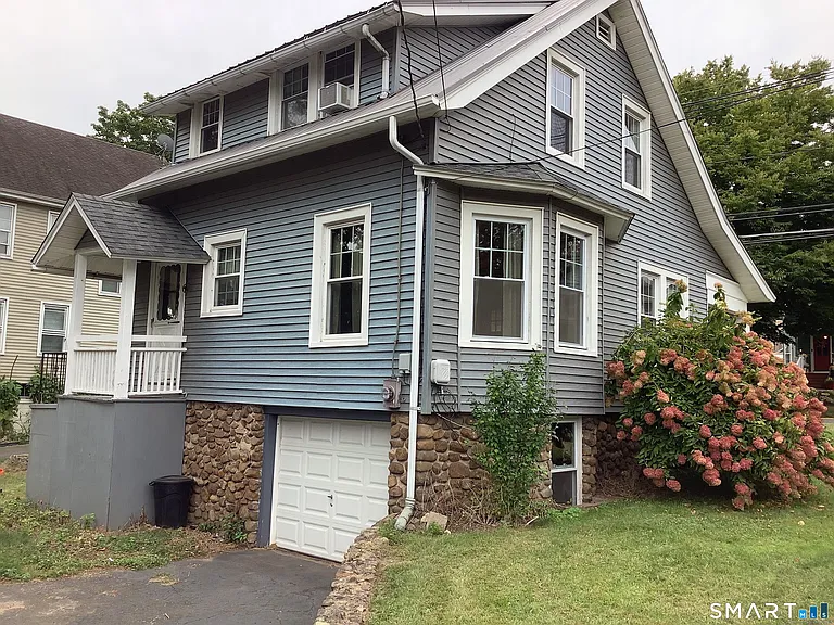 44 S Elm St — Photo 14