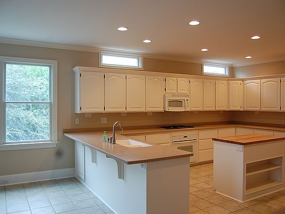 5th image of 645 Palisades Dr