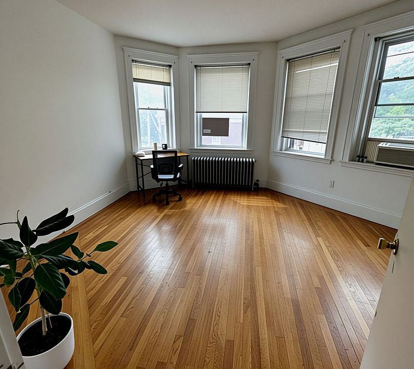 1st image of 1725 Commonwealth Ave #1B