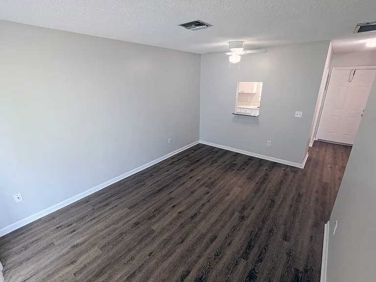3031-3045 Springfield Ln #3033 — Photo 5