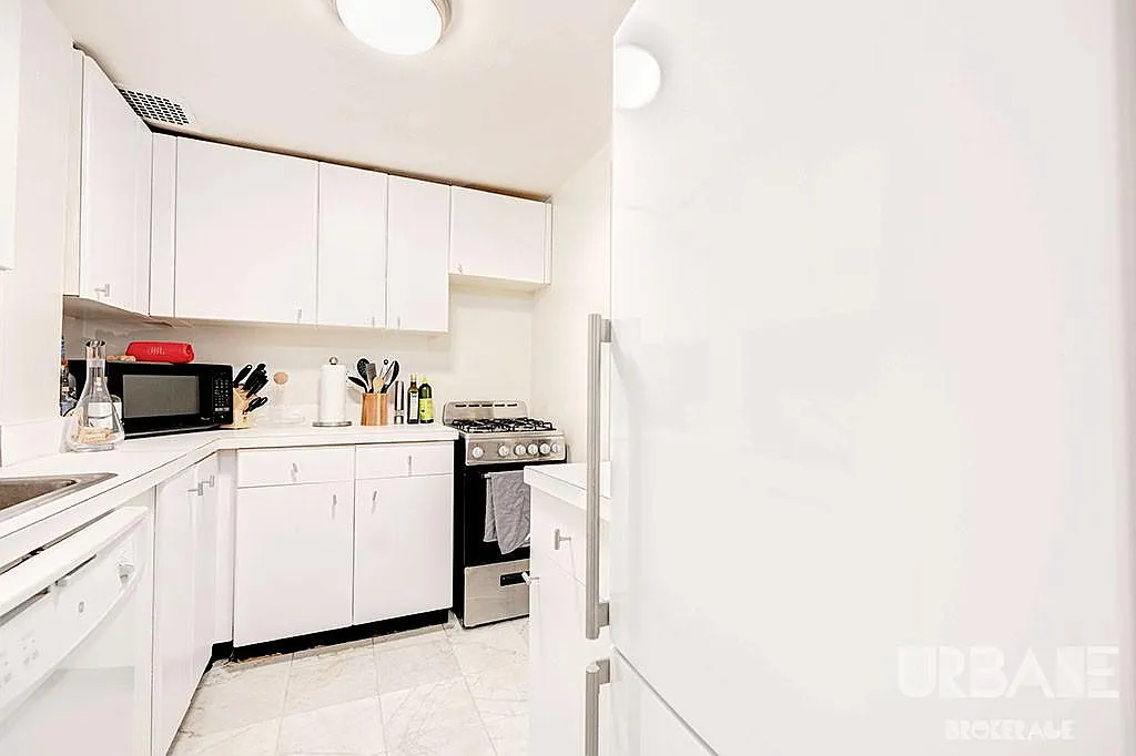 35 Grove Street — Photo 3