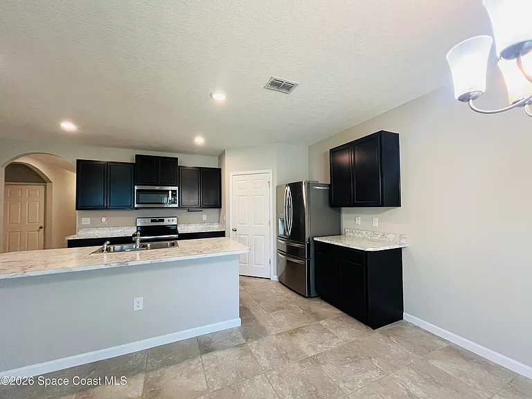 420 Sorrento Dr — Photo 5