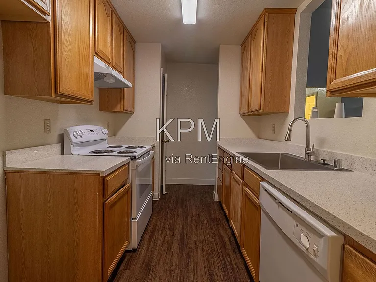 5562 Tree Swallow Ct — Photo 5