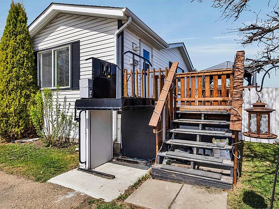 4th image of 1600 Jubilee Cres