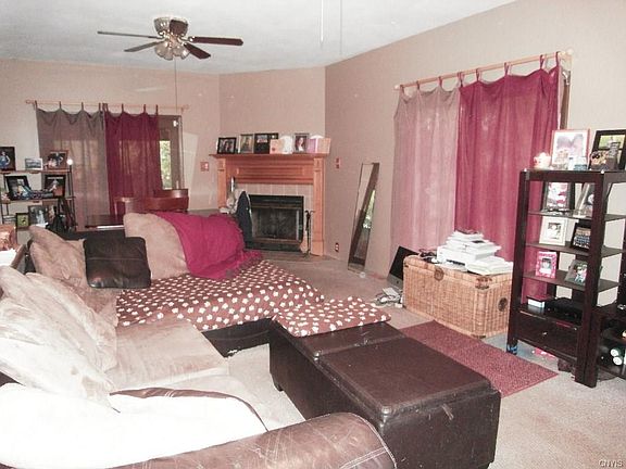 3rd image of 102 Lynnhaven Dr