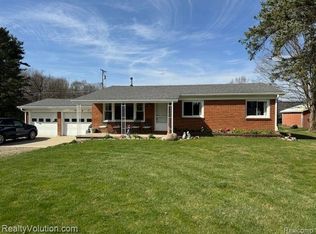 1389 Bowers Rd, Lapeer, MI 48446