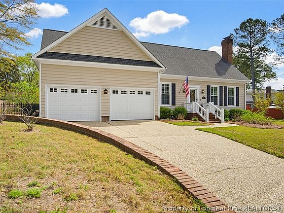 2nd image of 605 Longwood Pl