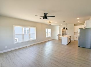 2900 Blue Grass Dr, Stoughton, WI 53589