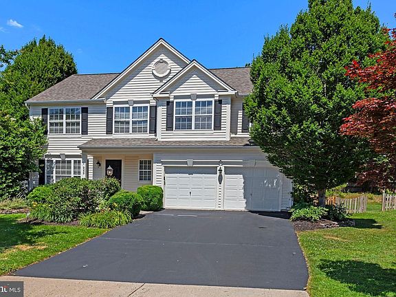 2nd image of 9239 Glen Meadow Ln