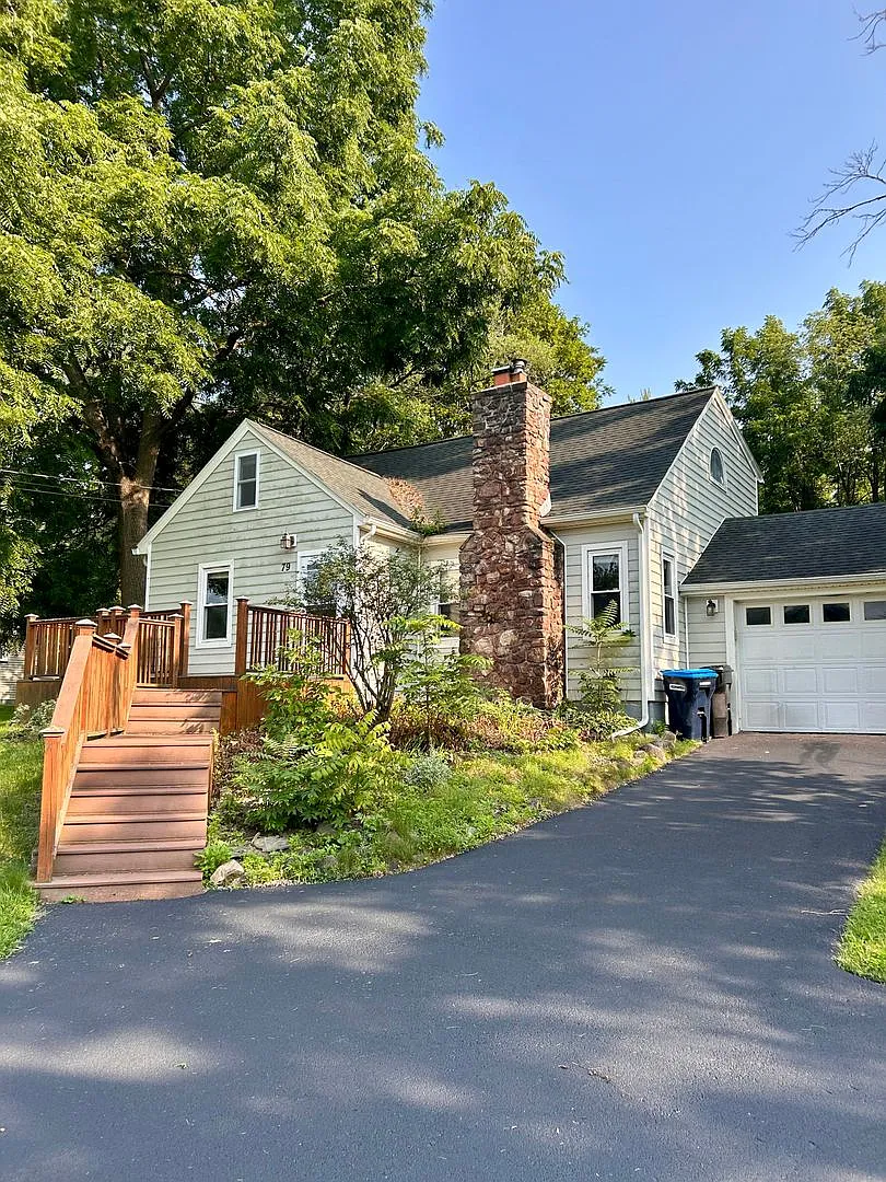 Cozy 3 bedroom, single family home, Rush-Henrietta Schools — Photo 1